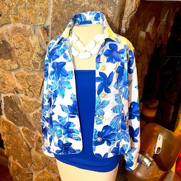 Coldwater Creek beautiful mix of blues & a hint of purple. Spring/Summer jacket - Picture 2 of 5